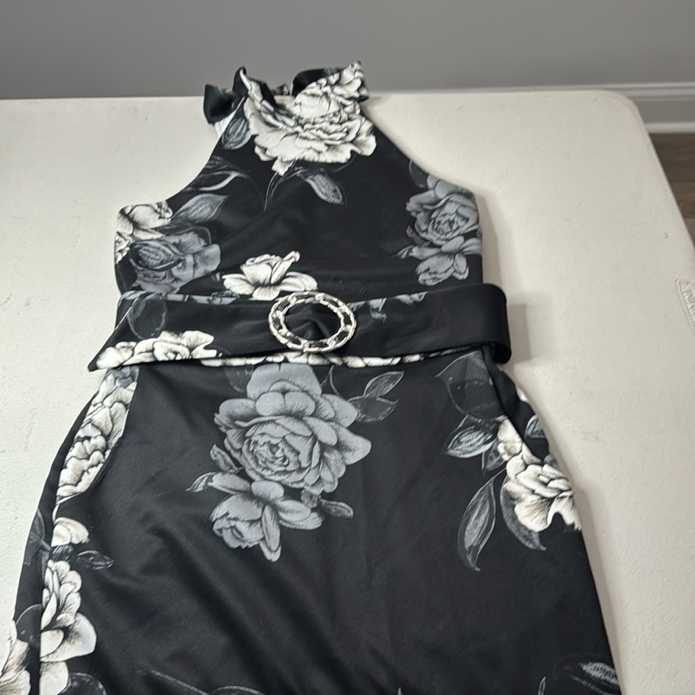 Sexy dress for those nice nights out. M w/pockets